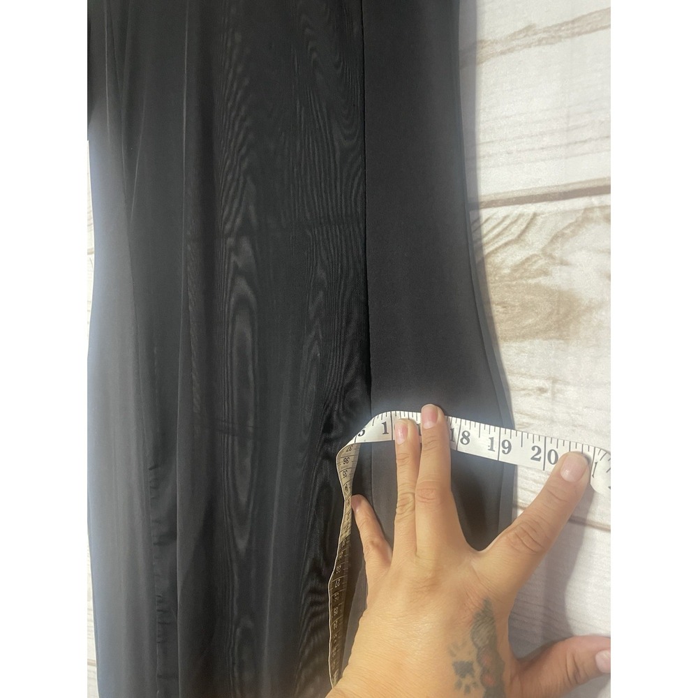 Black short-sleeve dress featuring a central sheer mesh panel detai - Picture 5 of 6